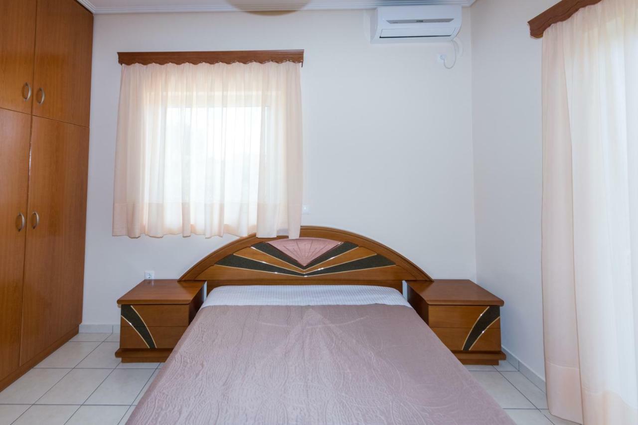 Vithos Apartment Kalamata Bagian luar foto