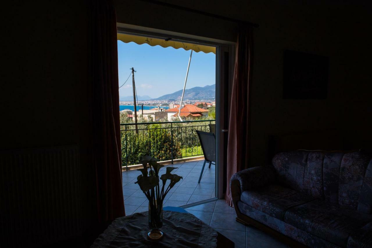 Vithos Apartment Kalamata Bagian luar foto